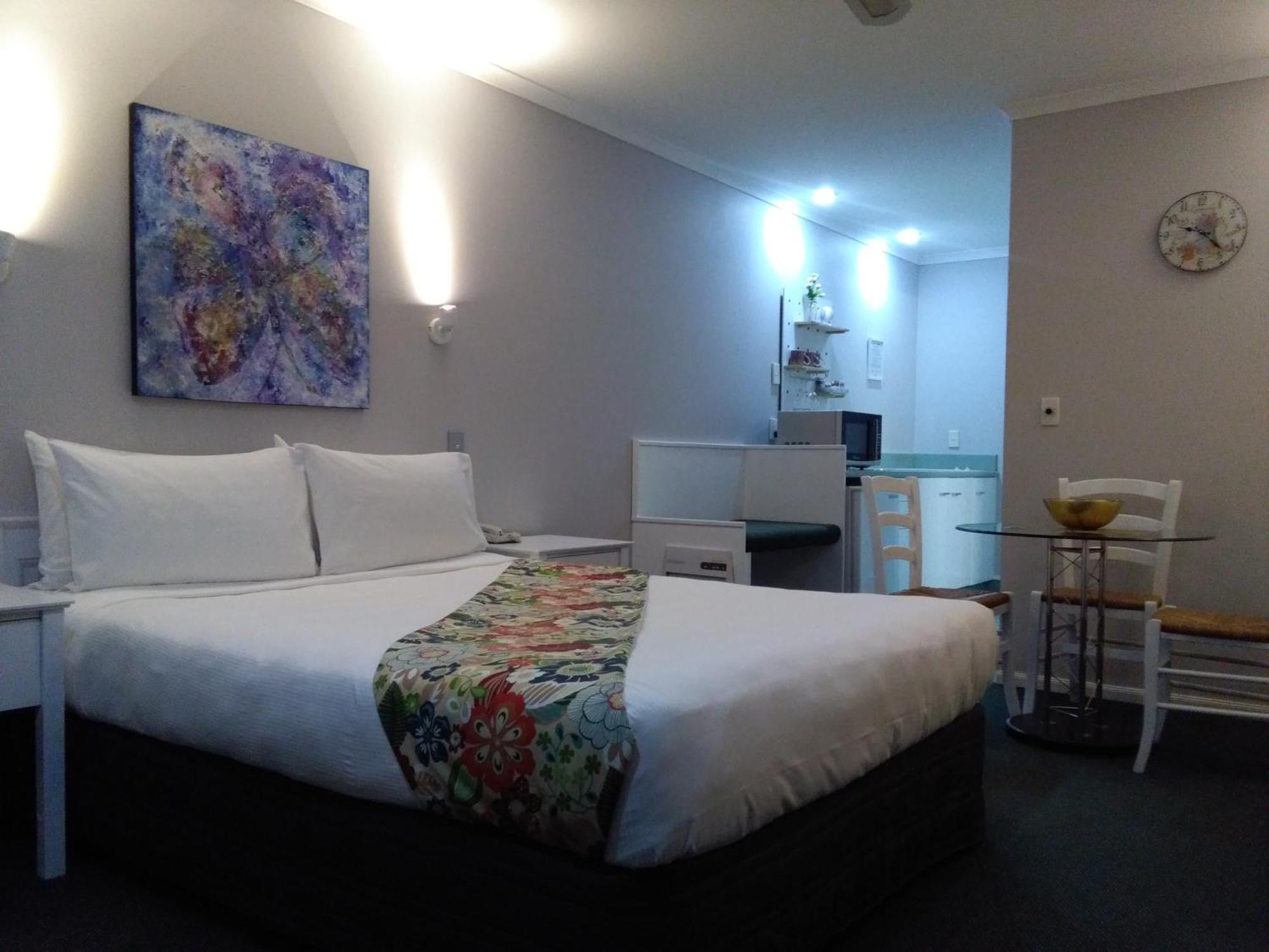 Colonial Lodge Motel Таупо Екстер'єр фото