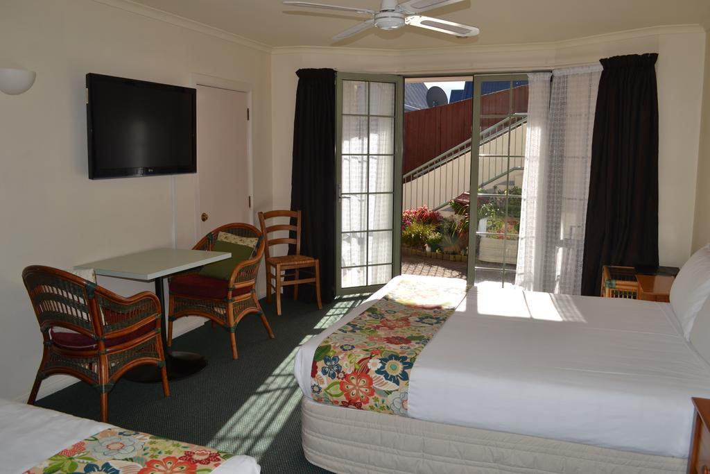 Colonial Lodge Motel Таупо Екстер'єр фото