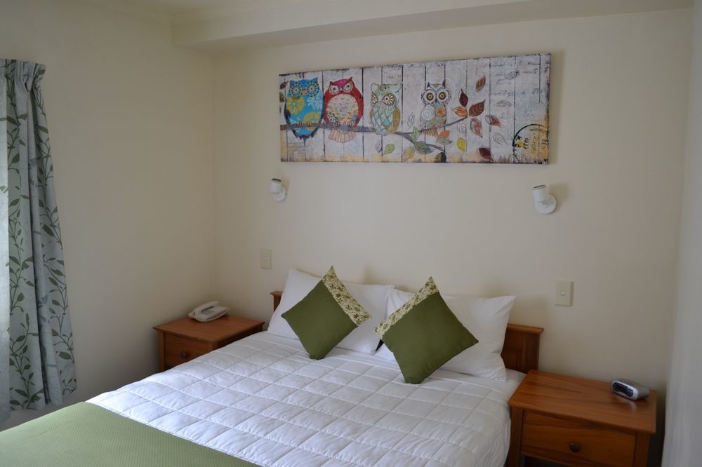 Colonial Lodge Motel Таупо Екстер'єр фото