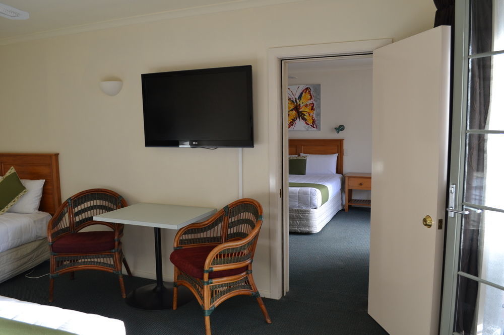 Colonial Lodge Motel Таупо Екстер'єр фото