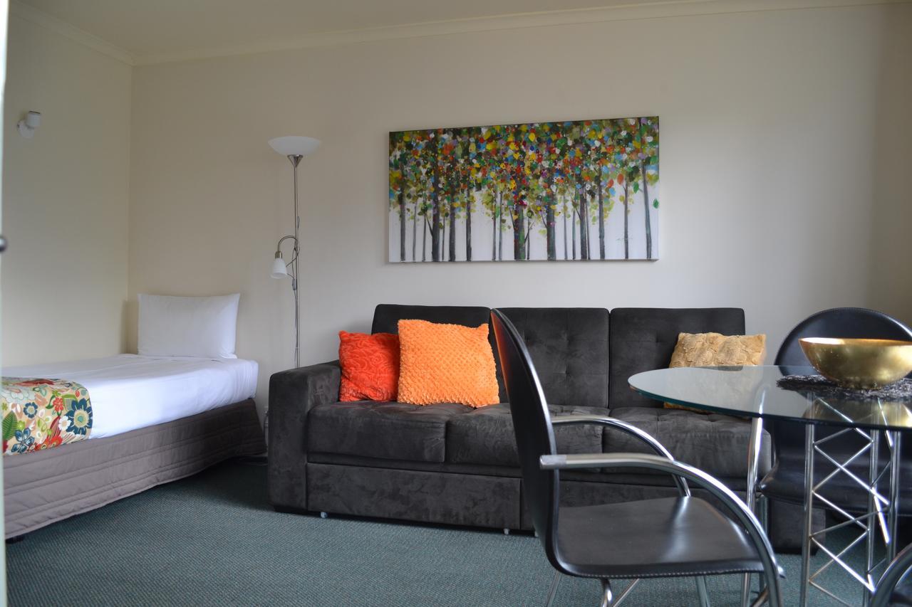 Colonial Lodge Motel Таупо Екстер'єр фото