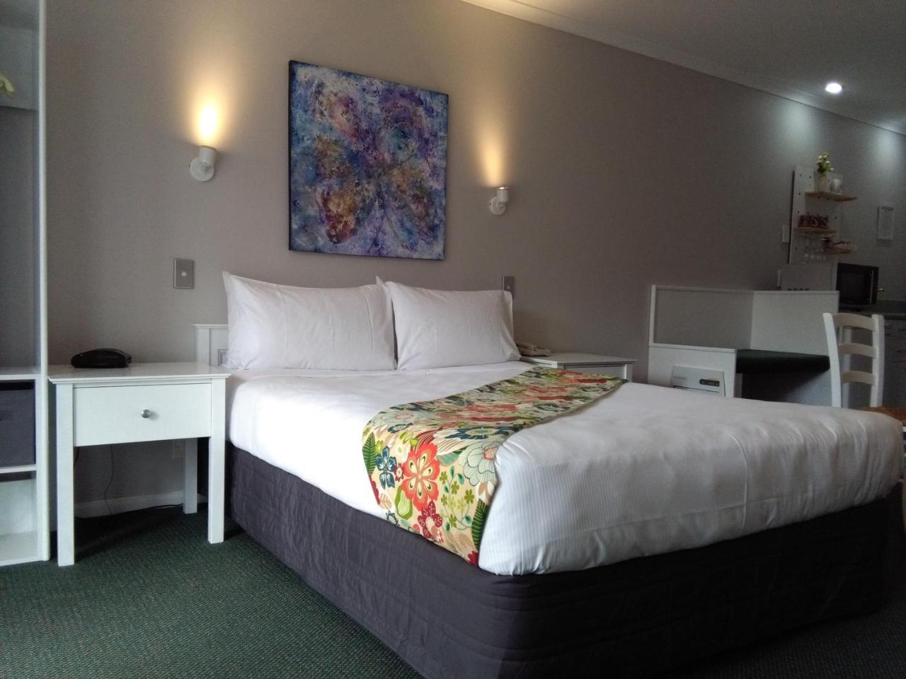 Colonial Lodge Motel Таупо Екстер'єр фото