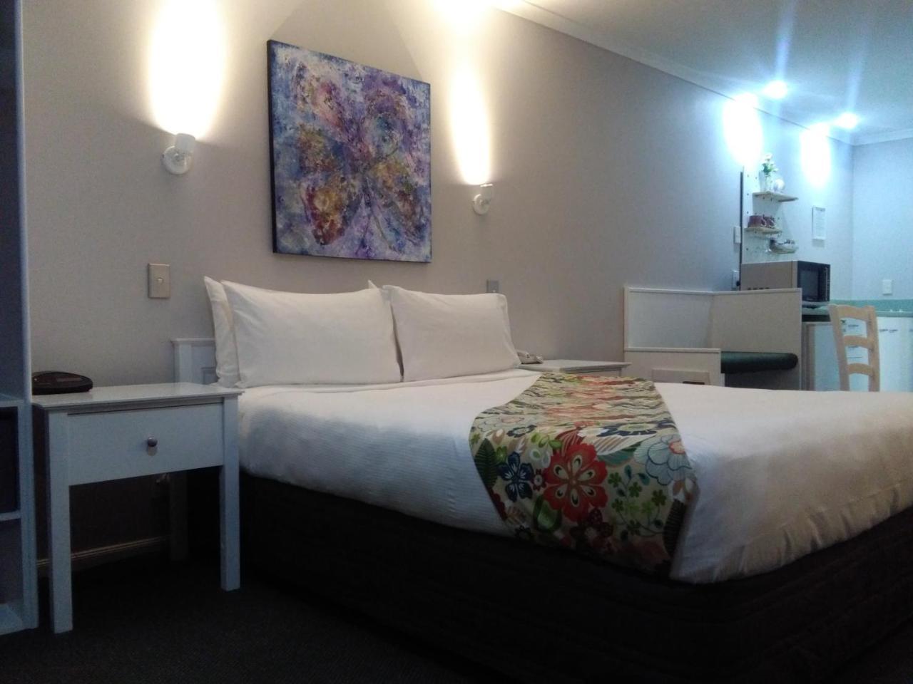 Colonial Lodge Motel Таупо Екстер'єр фото