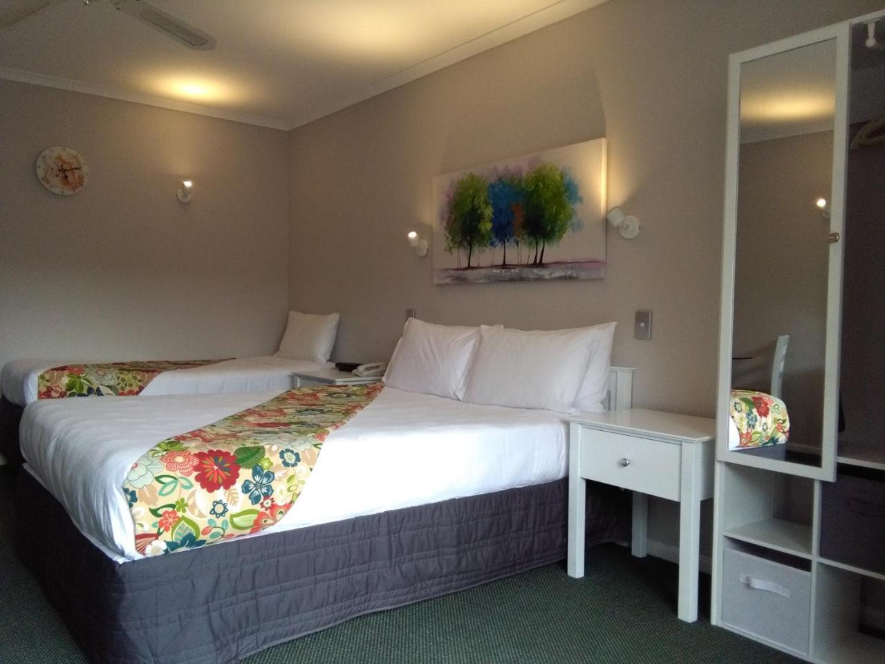 Colonial Lodge Motel Таупо Екстер'єр фото