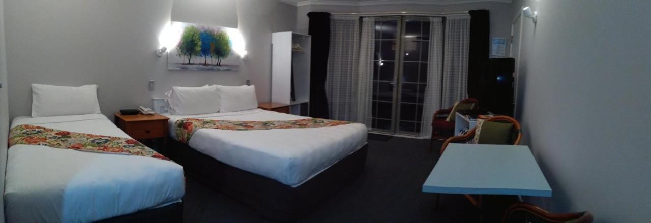 Colonial Lodge Motel Таупо Екстер'єр фото