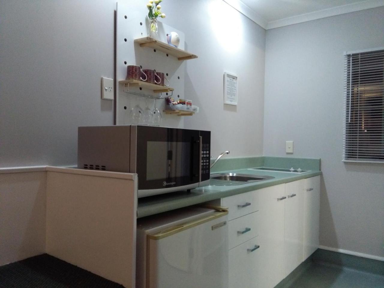 Colonial Lodge Motel Таупо Екстер'єр фото
