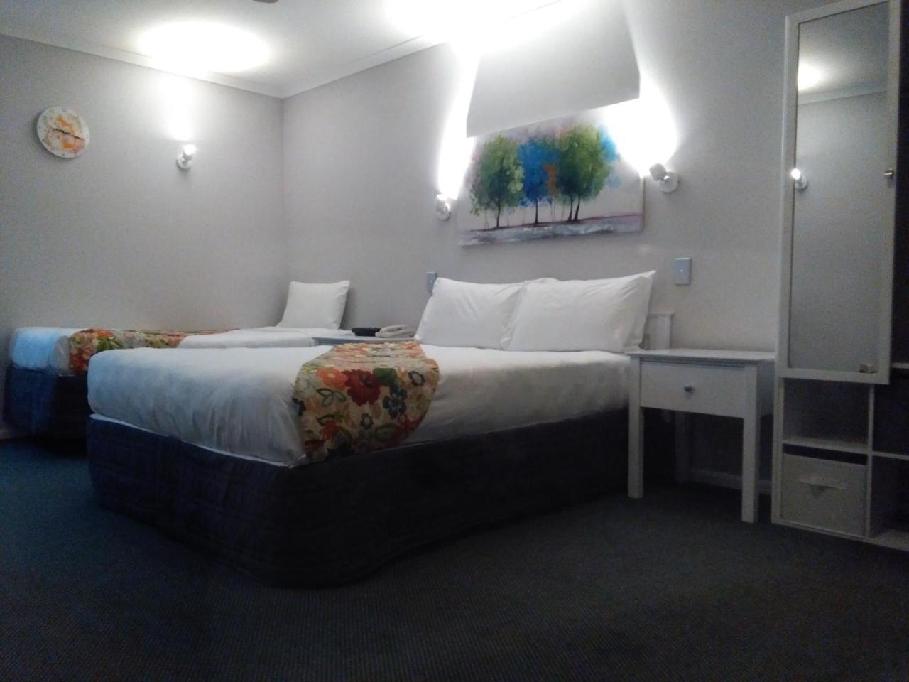 Colonial Lodge Motel Таупо Екстер'єр фото