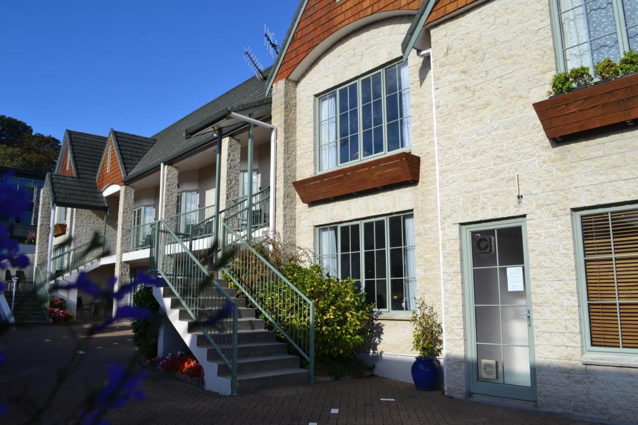 Colonial Lodge Motel Таупо Екстер'єр фото
